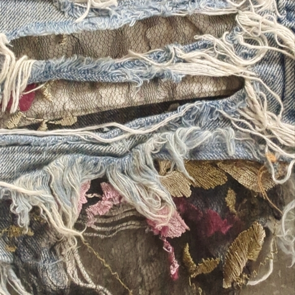 Free People Embroidered Rose Lace Shredded Cut Off Denim Juno Jean Shorts Sz 27 - Picture 7 of 11